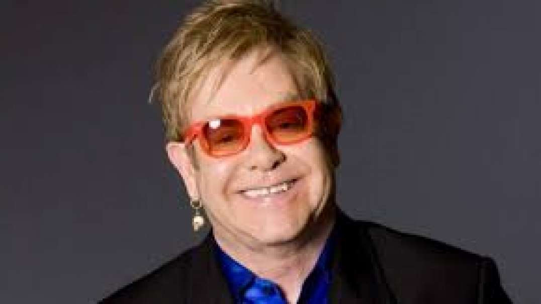 Elton John decidiu improvisar um concerto ao lado de um DJ de metal