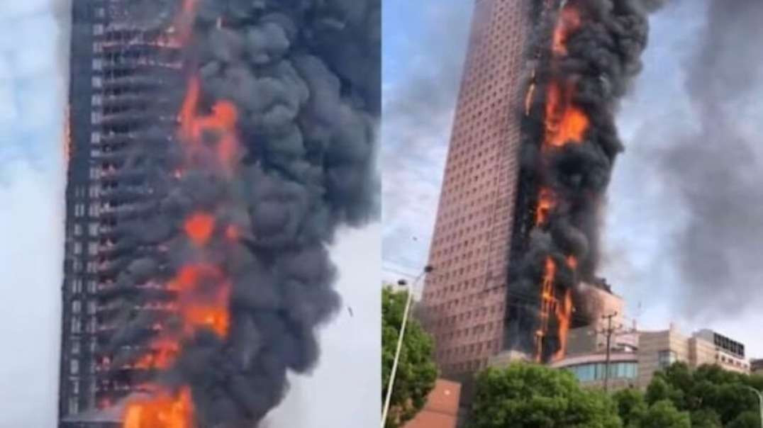 Arranha-céu predio de 42 andares pega fogo na China